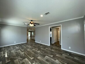 13206 Grape Ave in Grand Island, FL - Foto de edificio - Building Photo