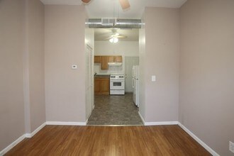 2442 W Iowa St-Unit -1R in Chicago, IL - Building Photo - Building Photo