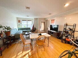 6 Harleston St in Boston, MA - Building Photo