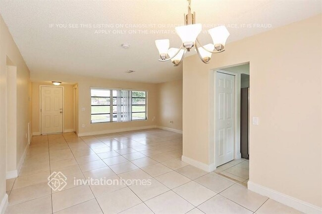 8744 Southampton Dr in Miramar, FL - Building Photo - Building Photo