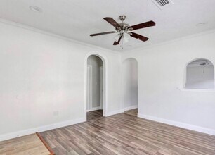 116 Trahan St in Ames, TX - Building Photo - Building Photo