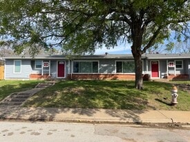 12 Pershing Dr in Denison, TX - Building Photo