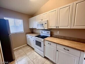 1111 Diplomat Pkwy E in Cape Coral, FL - Building Photo - Building Photo
