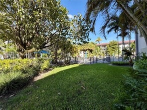 8101 SW 72nd Ave in Miami, FL - Building Photo - Building Photo