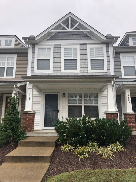 3303 Harpeth Springs Dr in Nashville, TN - Building Photo