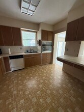 2048 NW 8th Pl in Gainesville, FL - Building Photo - Building Photo