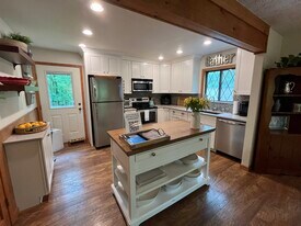 161 Piney Woods Dr in Jim Thorpe, PA - Building Photo