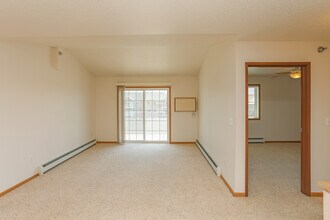 The Fairways in Moorhead, MN - Foto de edificio - Interior Photo