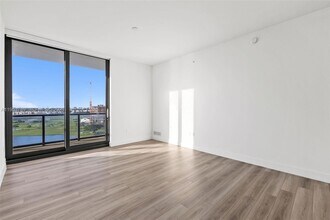 101 Diplomat Pkwy, Unit 1703 in Hallandale Beach, FL - Building Photo - Building Photo