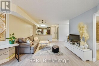 2121-2121 Lake Shore Blvd W in Toronto, ON - Building Photo - Building Photo