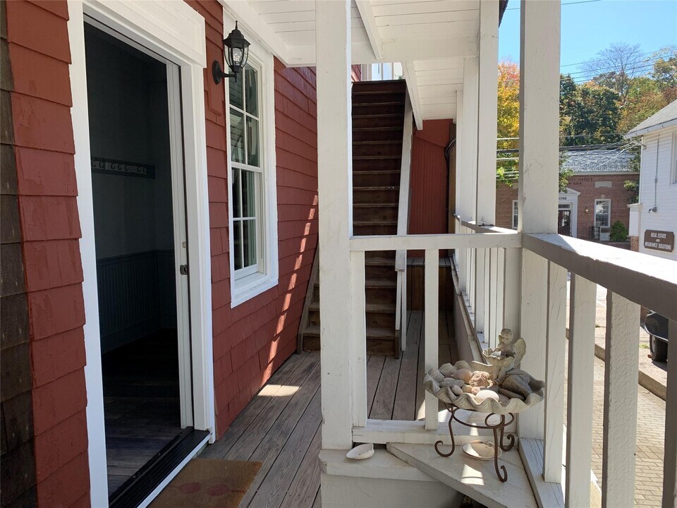 249 Main St in Northport, NY - Building Photo