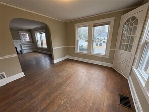 521 Polo Rd in Winston-Salem, NC - Building Photo - Building Photo