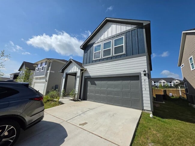 property at 2913 Tavern Dr