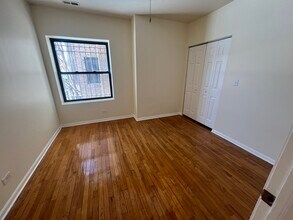 7748 S Yates Blvd in Chicago, IL - Building Photo - Building Photo