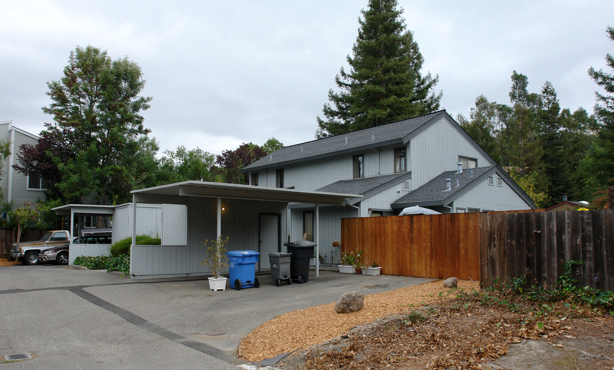 1533 Neotomas Ave in Santa Rosa, CA - Building Photo