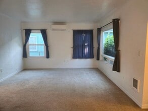 1272 Elm St NW in Salem, OR - Building Photo - Building Photo