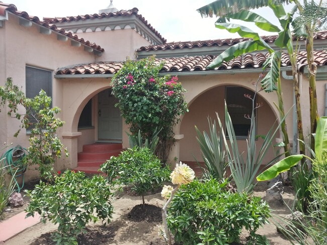 538 N Detroit St in Los Angeles, CA - Foto de edificio - Building Photo