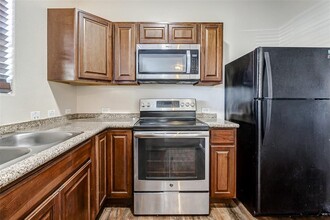 8704 Beviamo St in Houston, TX - Building Photo - Building Photo