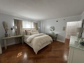 8340 Manitoba St in Los Angeles, CA - Building Photo - Building Photo