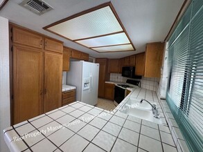 37013 Waterman Ave in Palmdale, CA - Building Photo - Building Photo