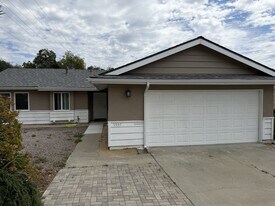 1557 Southwood Dr in San Luis Obispo, CA - Building Photo