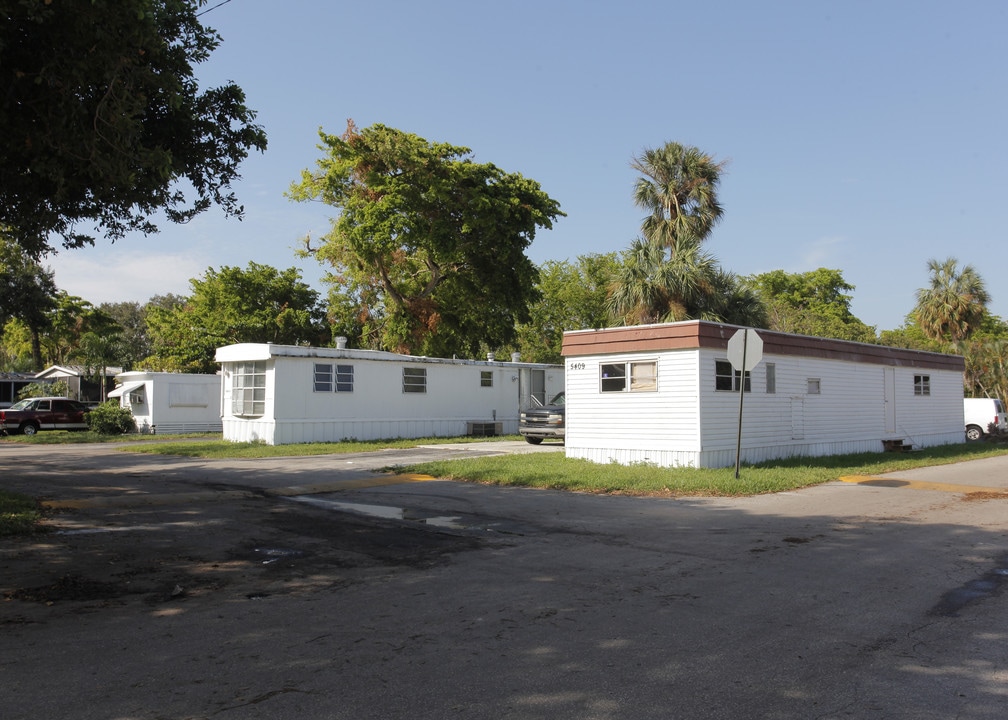 Lauderdale Mobile Home Park in Fort Lauderdale, FL - Foto de edificio