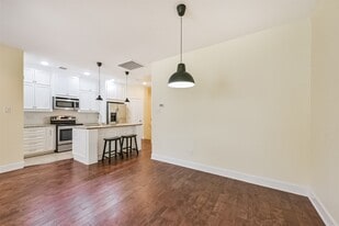 242 Lenox St in Houston, TX - Building Photo