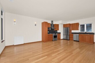 3657 Whitman Ave N in Seattle, WA - Building Photo - Building Photo