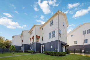 826 Cage St in Houston, TX - Building Photo