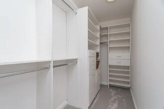 1340 N Dearborn St, Unit 12A in Chicago, IL - Building Photo - Building Photo