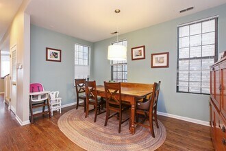 3339 N Kenmore Ave, Unit 2 in Chicago, IL - Building Photo - Building Photo
