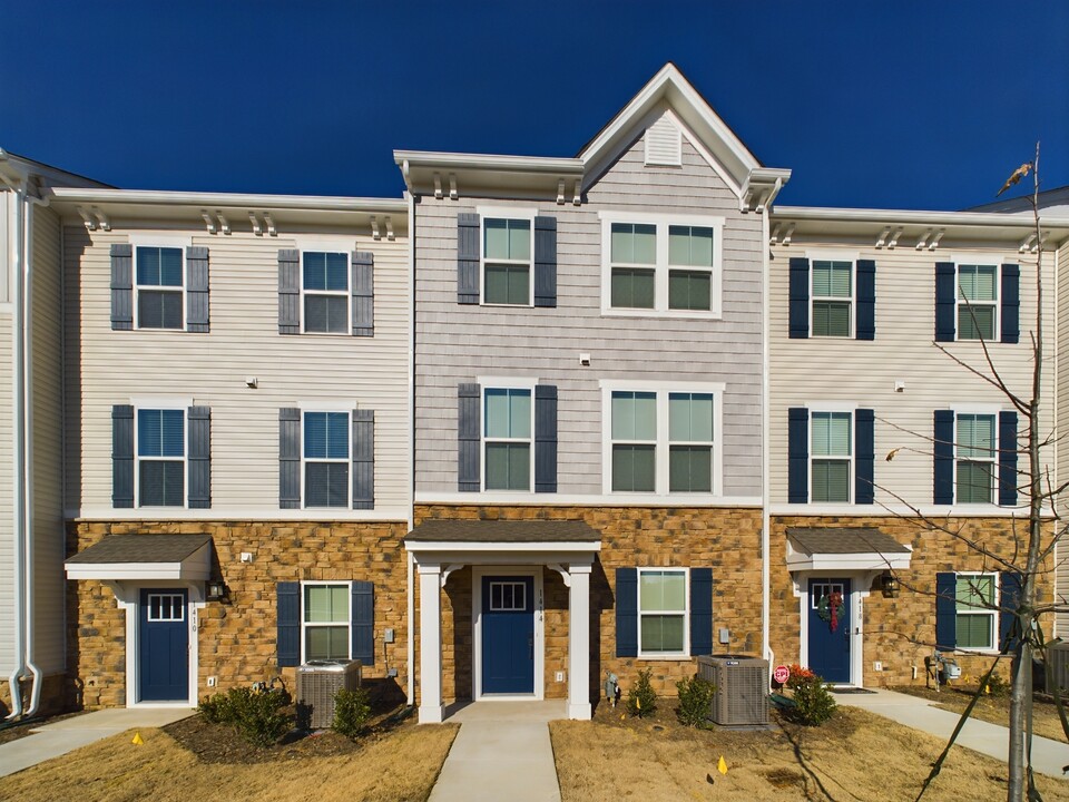 1414 Newell Towns Ln in Charlotte, NC - Building Photo