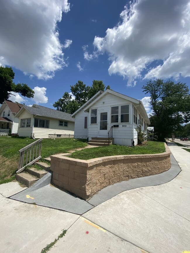 property at 900 Center Point Rd NE