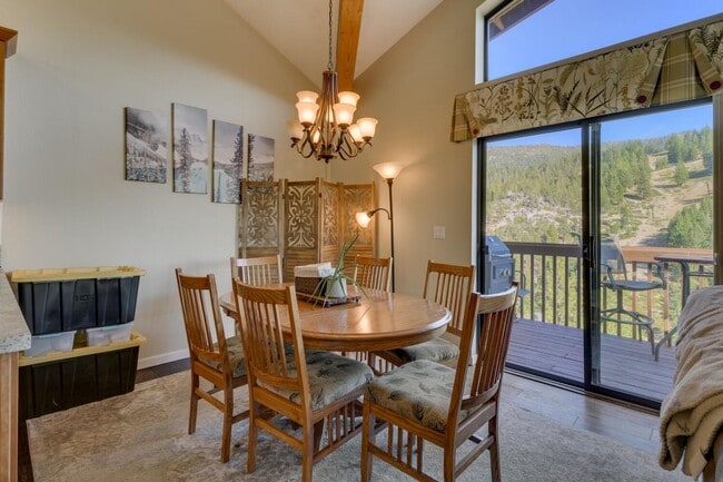 400 Fairview Blvd in Incline Village, NV - Building Photo - Building Photo