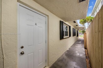 2033 Dewey St in Hollywood, FL - Foto de edificio - Building Photo