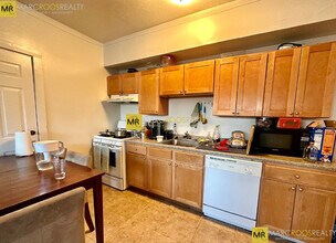 13 Ashford St, Unit 6 in Boston, MA - Foto de edificio - Building Photo