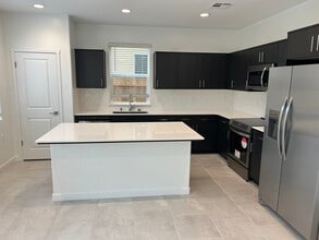 11184 N La Brisa Dr in Fresno, CA - Building Photo - Building Photo