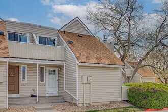 2439 S Xanadu Way in Aurora, CO - Building Photo - Building Photo