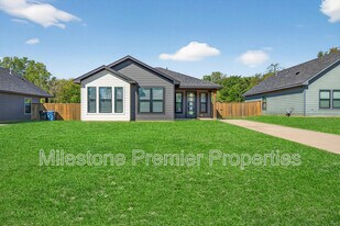 1425 S 7th Ave in Denison, TX - Building Photo