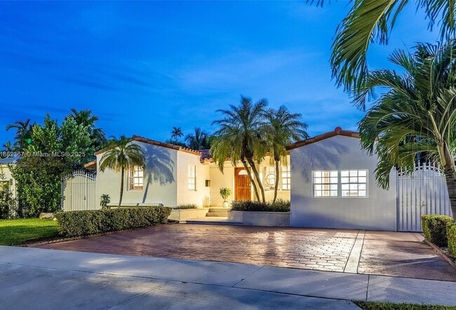 property at 620 SW 22nd Rd