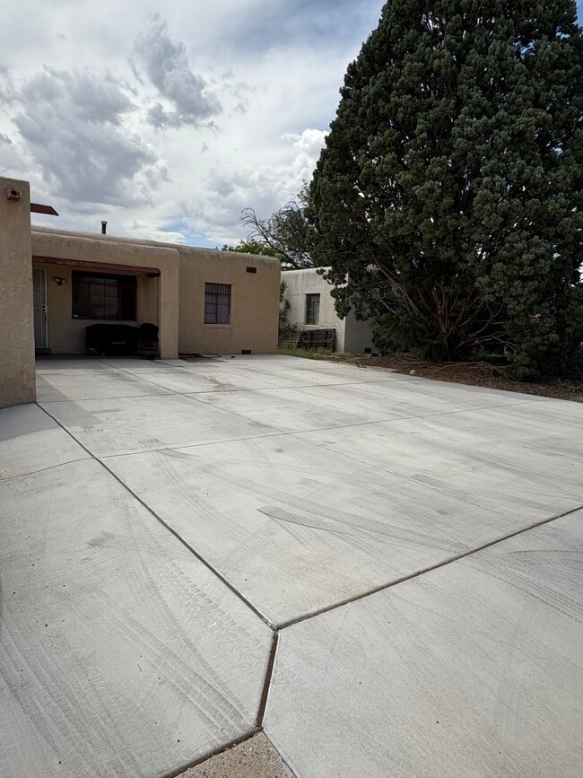 1315 Dartmouth Dr NE in Albuquerque, NM - Building Photo - Building Photo