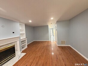 39 Coram Rd in Shelton, CT - Building Photo - Building Photo