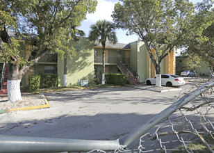 Grove Apartments in Homestead, FL - Building Photo - Building Photo