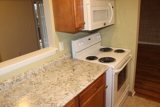 566 S Trenton Ave in Pittsburgh, PA - Building Photo - Building Photo