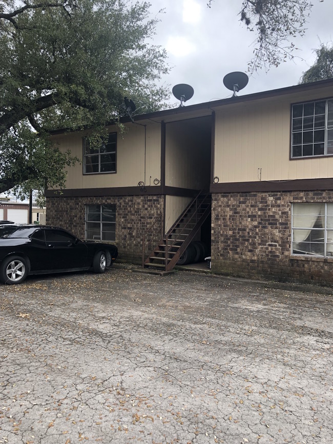 Pryor Square in Goliad, TX - Building Photo - Building Photo