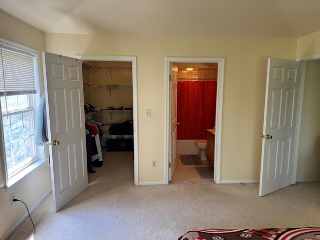 1138 Waterford Dr, Unit 1138 in Edison, NJ - Building Photo - Building Photo