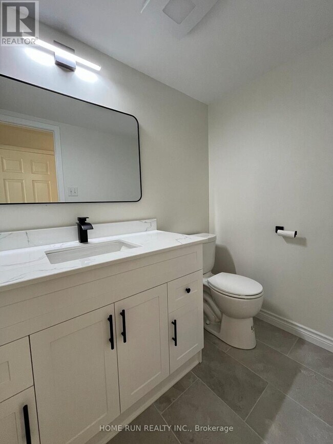 17 McClure Crescent in Ottawa, ON - Building Photo - Building Photo