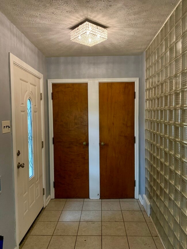 2000 E Atwater Ave in Bloomington, IN - Foto de edificio - Building Photo