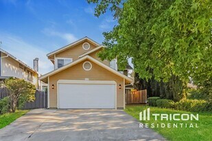 4125 Diane Dr in Antelope, CA - Building Photo