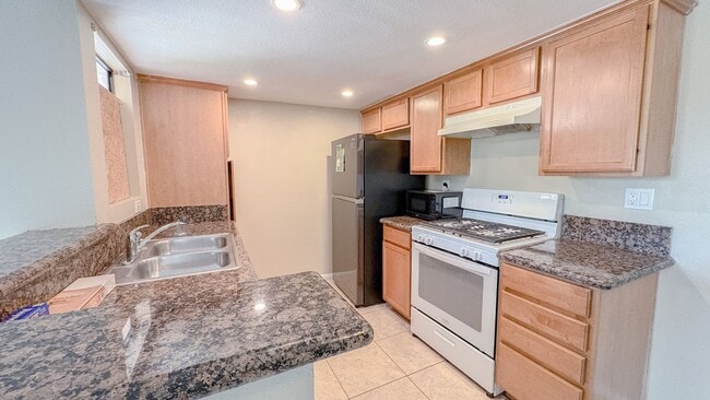 1329 Massachusetts Ave in Riverside, CA - Building Photo - Building Photo